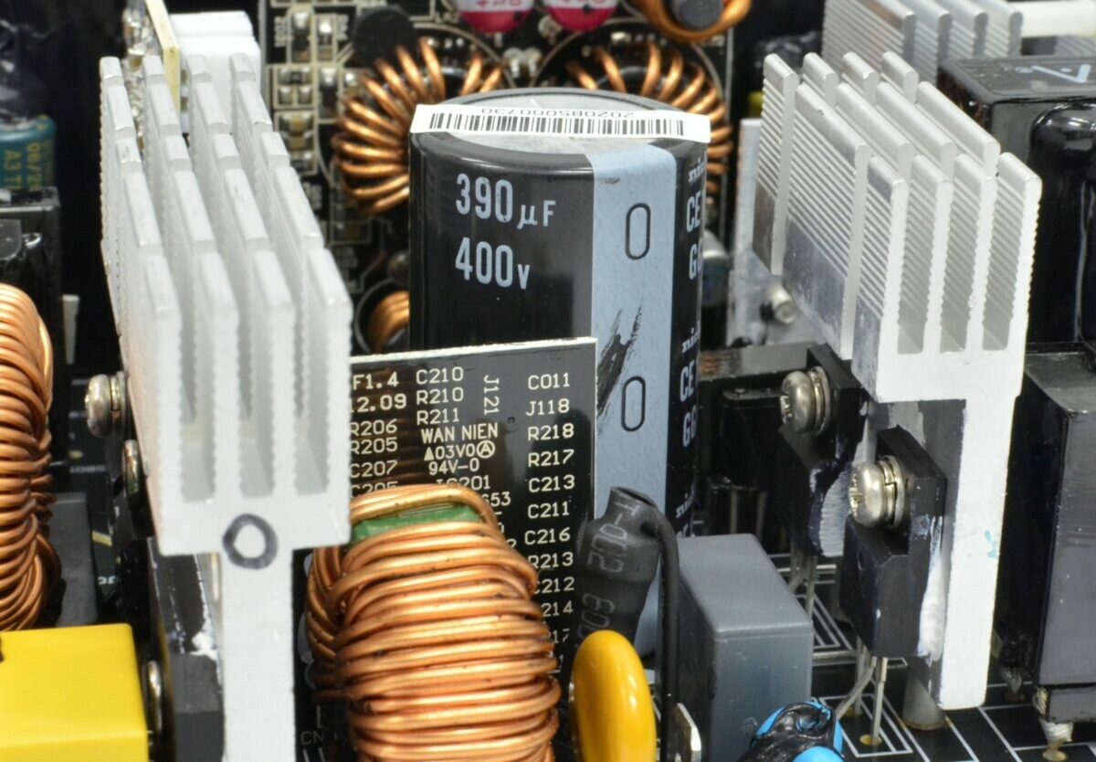 EVGA 550 B5 - 80+ BRONZE 550W - Fully Modular