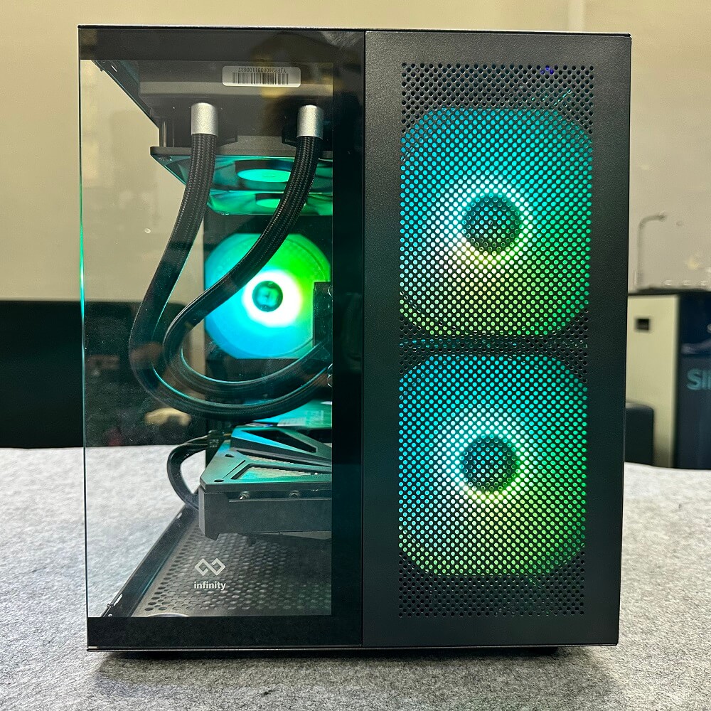 Infinity Cube H13 1 Infinity Cube - Micro-ATX Chassis