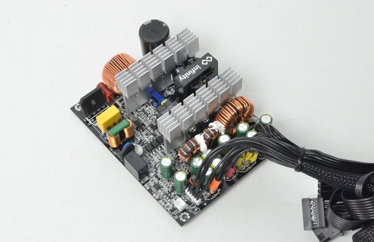 Infinity Eco V3 650w – DC to DC – Hiệu suất 88% – Active PFC – Single Rail