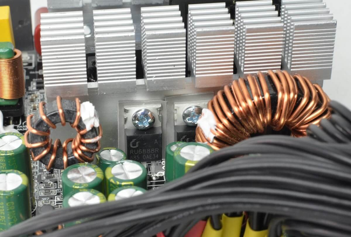 Infinity Eco V3 650w – DC to DC – Hiệu suất 88% – Active PFC – Single Rail