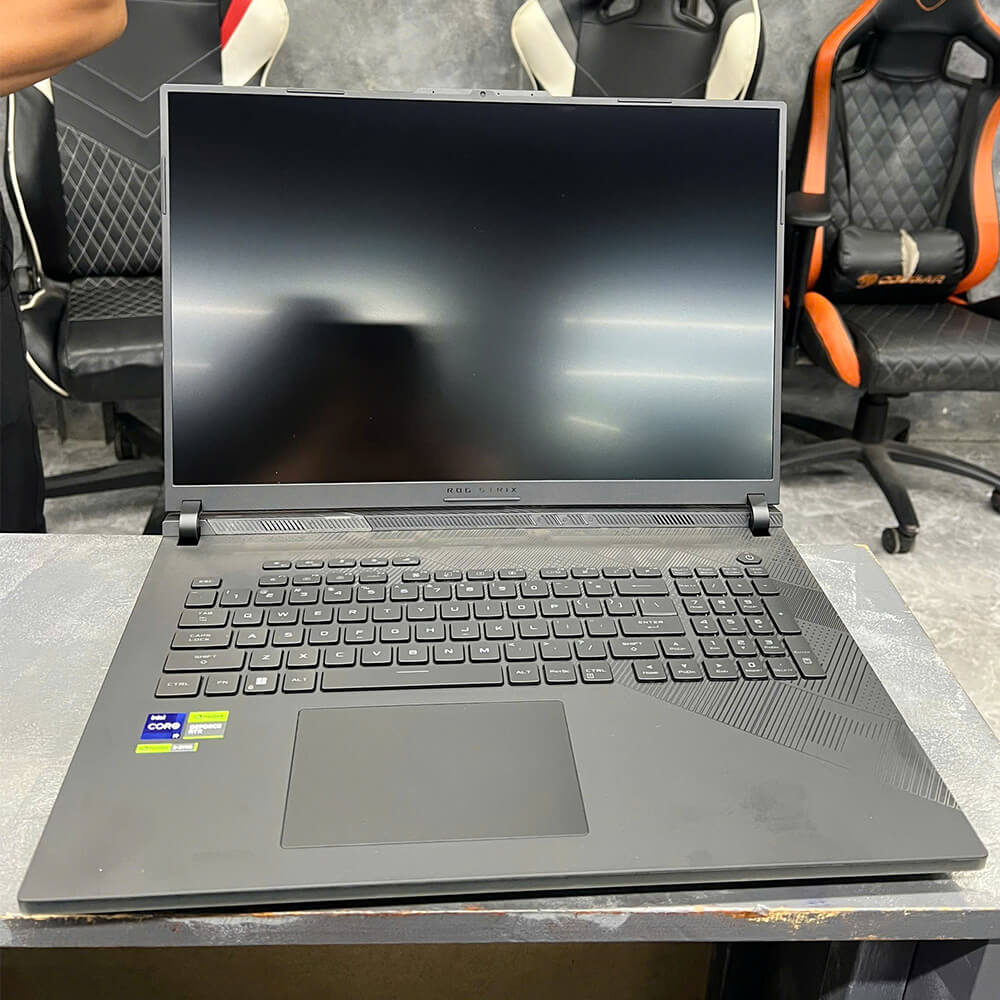 ASUS ROG Strix SCAR 18 G834JYR R6199 Cu H1 Cũ - ASUS ROG Strix SCAR 18 G834JYR-R6199 (i9 14900HX/64GB RAM/2TB SSD/18 WQXGA 240hz/RTX 4090 16GB/Dos/Xám/Chuột/Balo/Tai nghe) - Ảnh 2